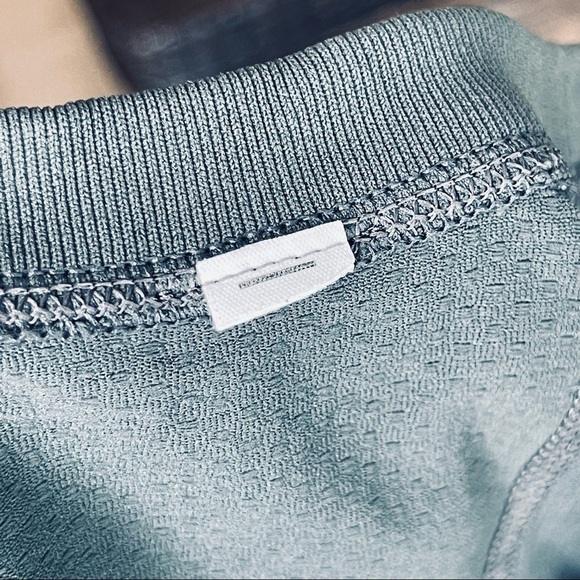 Athletic Top Short Sleeved Fitted Muscle Workout Grey Green like Run Swiftly - Picture 8 of 13